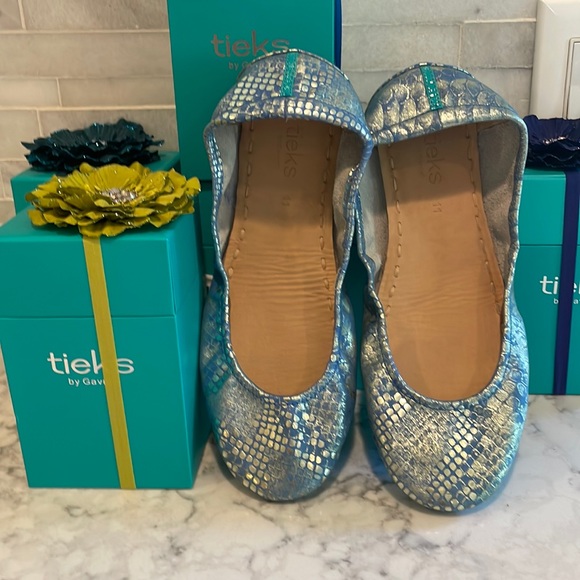 Tieks Shoes - Tieks Paradise Blue flats size 11. Excellent condition! Price is firm, thank you